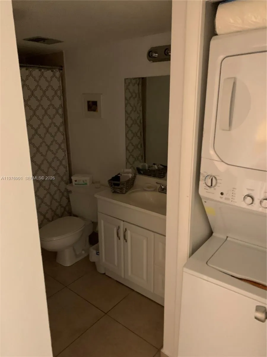 183 Lakeview Dr 203, Weston, Florida 33326, Weston, Florida 33326, 2 Bedrooms Bedrooms, ,2 BathroomsBathrooms,Residential,For Sale,183 Lakeview Dr 203, Weston, Florida 33326,A11976901