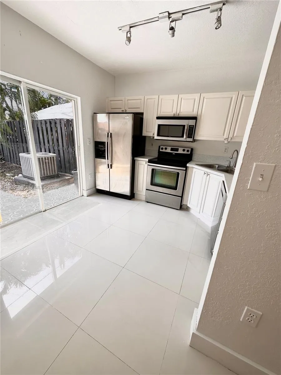 17046 Sw 137th Pl 17046, Miami, Florida 33177, Miami, Florida 33177, 2 Bedrooms Bedrooms, ,2 BathroomsBathrooms,Residential Lease,For Rent,17046 Sw 137th Pl 17046, Miami, Florida 33177,A11976908