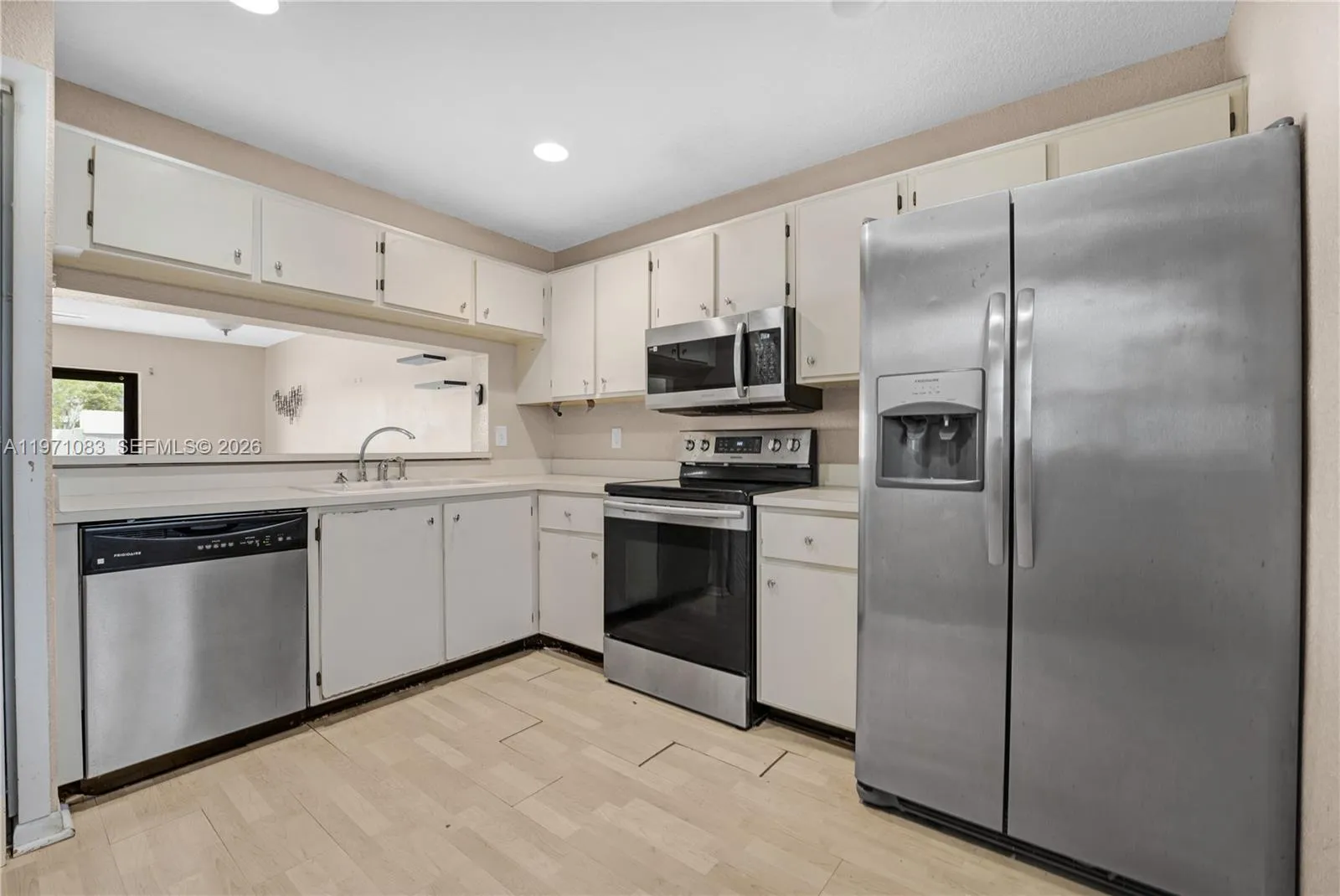 11625 Nw 11th St 11625, Pembroke Pines, Florida 33, Pembroke Pines, Florida 33026, 2 Bedrooms Bedrooms, ,2 BathroomsBathrooms,Residential,For Sale,11625 Nw 11th St 11625, Pembroke Pines, Florida 33,A11971083