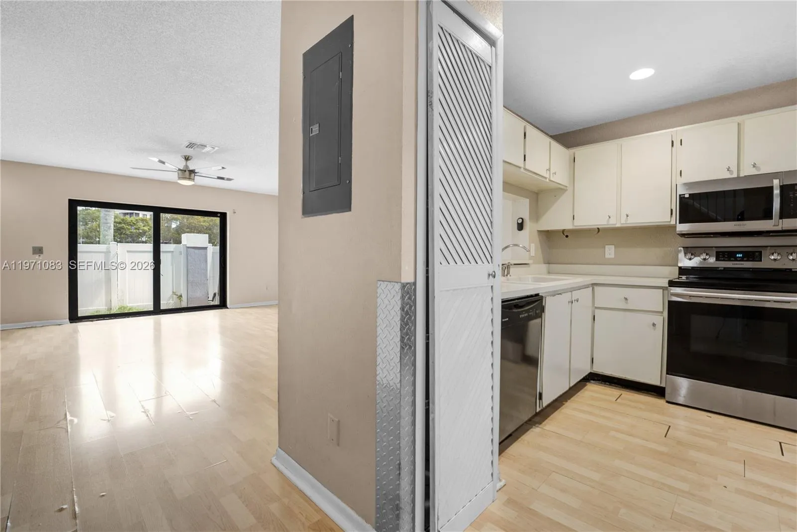 11625 Nw 11th St 11625, Pembroke Pines, Florida 33, Pembroke Pines, Florida 33026, 2 Bedrooms Bedrooms, ,2 BathroomsBathrooms,Residential,For Sale,11625 Nw 11th St 11625, Pembroke Pines, Florida 33,A11971083