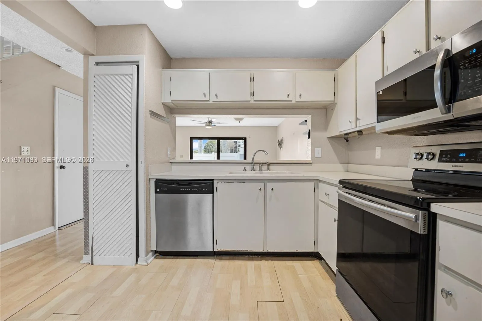 11625 Nw 11th St 11625, Pembroke Pines, Florida 33, Pembroke Pines, Florida 33026, 2 Bedrooms Bedrooms, ,2 BathroomsBathrooms,Residential,For Sale,11625 Nw 11th St 11625, Pembroke Pines, Florida 33,A11971083