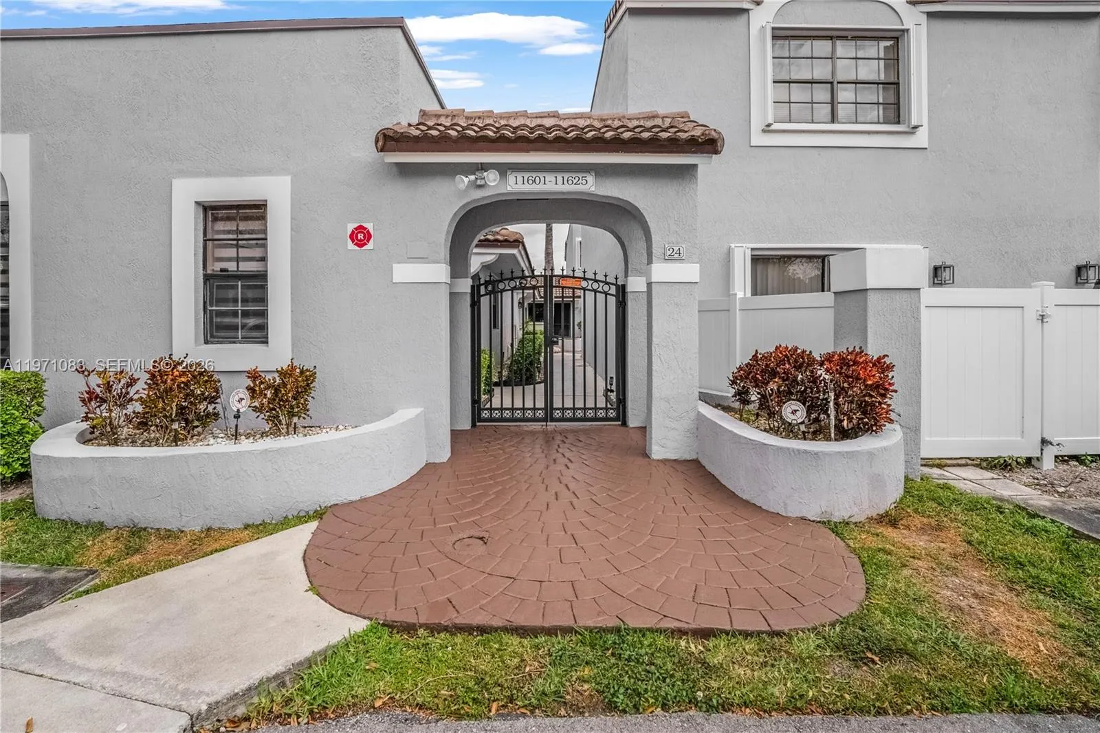 11625 Nw 11th St 11625, Pembroke Pines, Florida 33, Pembroke Pines, Florida 33026, 2 Bedrooms Bedrooms, ,2 BathroomsBathrooms,Residential,For Sale,11625 Nw 11th St 11625, Pembroke Pines, Florida 33,A11971083