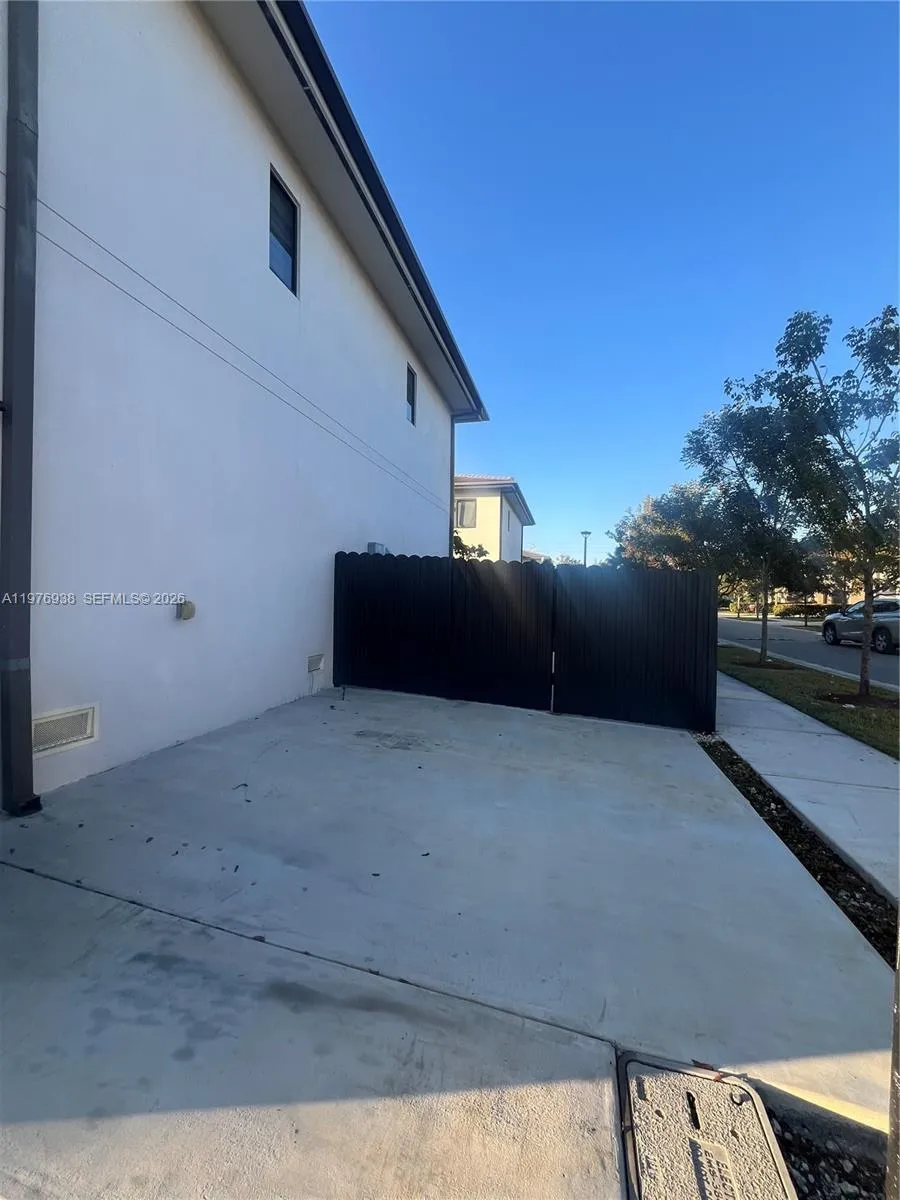 1152 Nw 2nd Ln 1154, Florida City, Florida 33034, Florida City, Florida 33034, 5 Bedrooms Bedrooms, ,4 BathroomsBathrooms,Residential Lease,For Rent,1152 Nw 2nd Ln 1154, Florida City, Florida 33034,A11976938