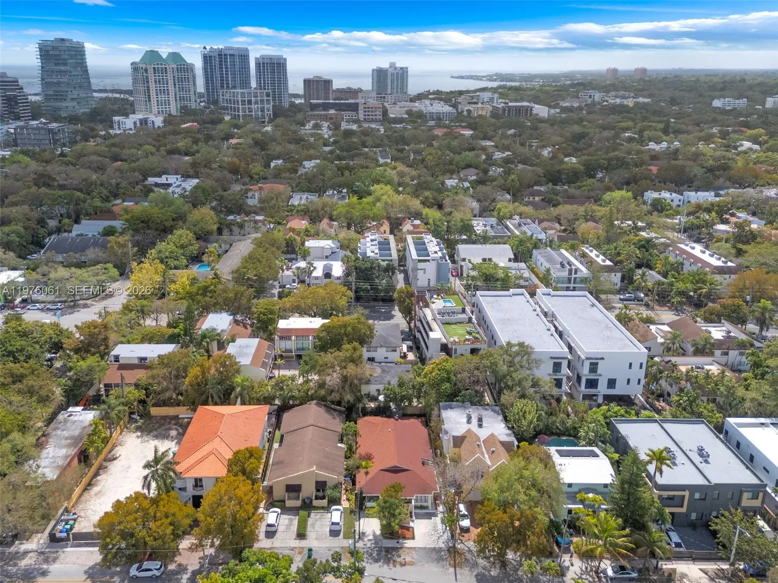 2934 W Trade Ave B, Miami, Florida 33133, Miami, Florida 33133, 2 Bedrooms Bedrooms, ,2 BathroomsBathrooms,Residential,For Sale,2934 W Trade Ave B, Miami, Florida 33133,A11976061