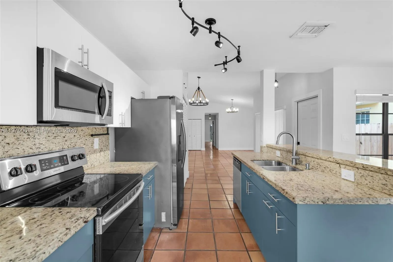 2934 W Trade Ave B, Miami, Florida 33133, Miami, Florida 33133, 2 Bedrooms Bedrooms, ,2 BathroomsBathrooms,Residential,For Sale,2934 W Trade Ave B, Miami, Florida 33133,A11976061