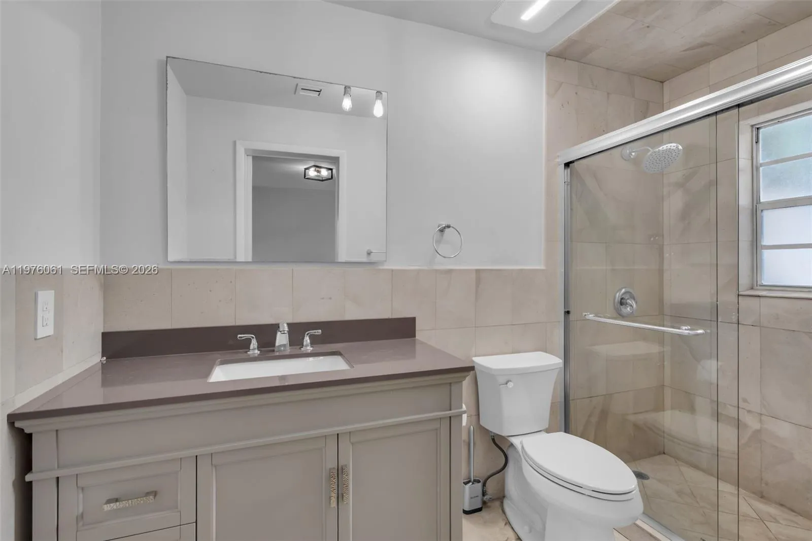 2934 W Trade Ave B, Miami, Florida 33133, Miami, Florida 33133, 2 Bedrooms Bedrooms, ,2 BathroomsBathrooms,Residential,For Sale,2934 W Trade Ave B, Miami, Florida 33133,A11976061