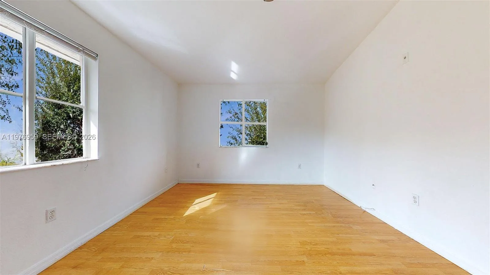 8980 W Flagler St 201, Miami, Florida 33174, Miami, Florida 33174, 3 Bedrooms Bedrooms, ,2 BathroomsBathrooms,Residential Lease,For Rent,8980 W Flagler St 201, Miami, Florida 33174,A11976959