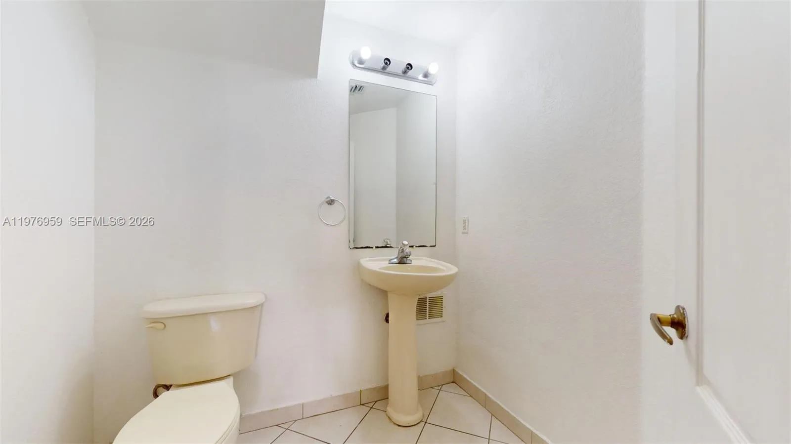 8980 W Flagler St 201, Miami, Florida 33174, Miami, Florida 33174, 3 Bedrooms Bedrooms, ,2 BathroomsBathrooms,Residential Lease,For Rent,8980 W Flagler St 201, Miami, Florida 33174,A11976959