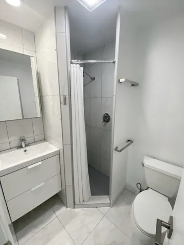 2nd bathroom