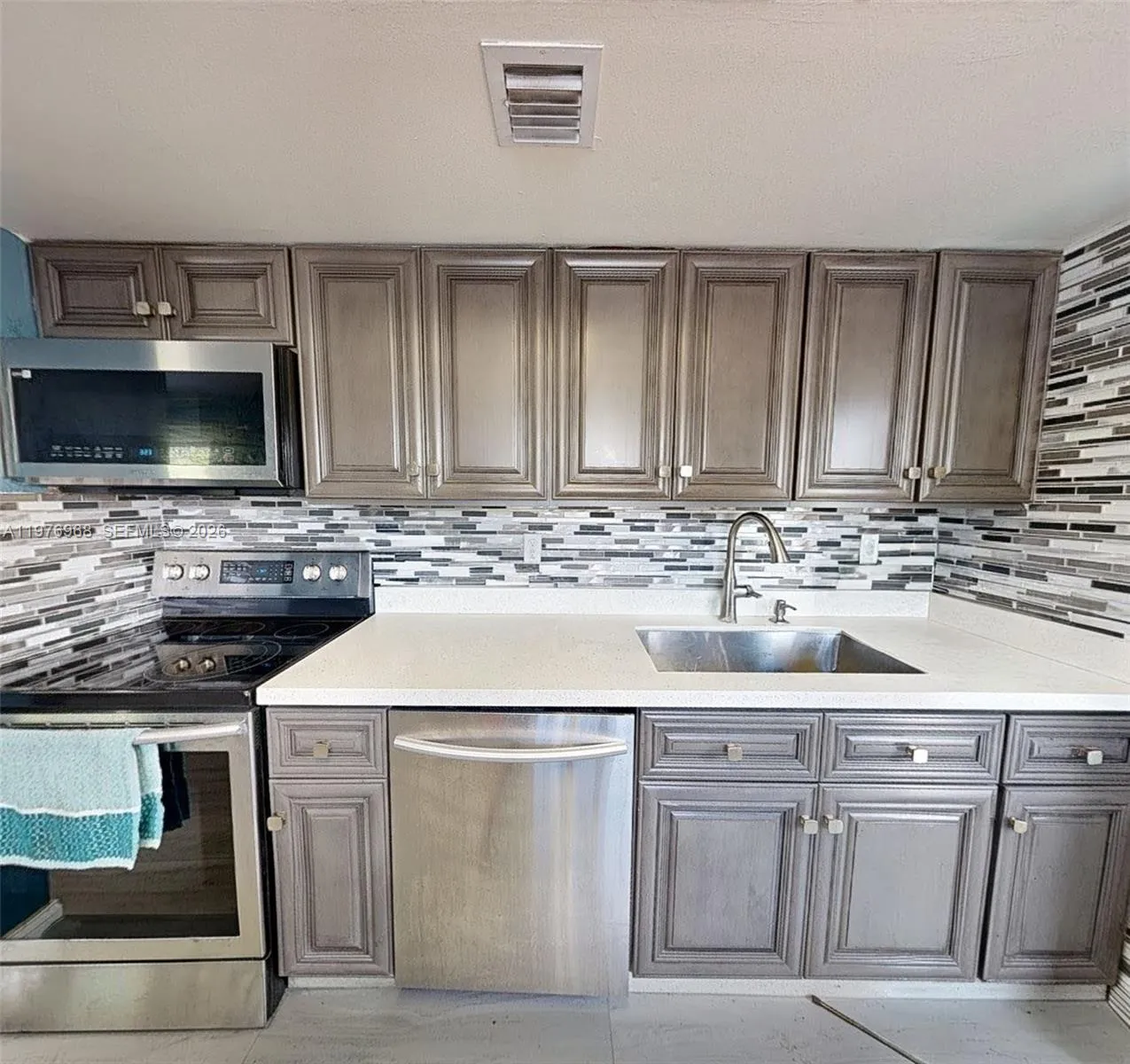 Hollywood, Florida 33020, Hollywood, Florida 33020, ,Residential Income,For Sale, Hollywood, Florida 33020,A11976968