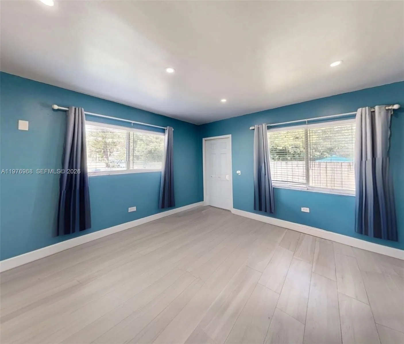 Hollywood, Florida 33020, Hollywood, Florida 33020, ,Residential Income,For Sale, Hollywood, Florida 33020,A11976968