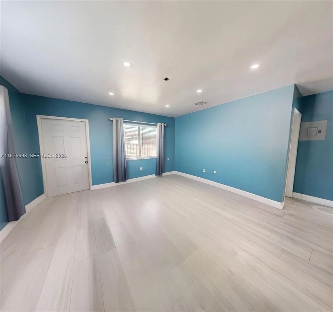 Hollywood, Florida 33020, Hollywood, Florida 33020, ,Residential Income,For Sale, Hollywood, Florida 33020,A11976968
