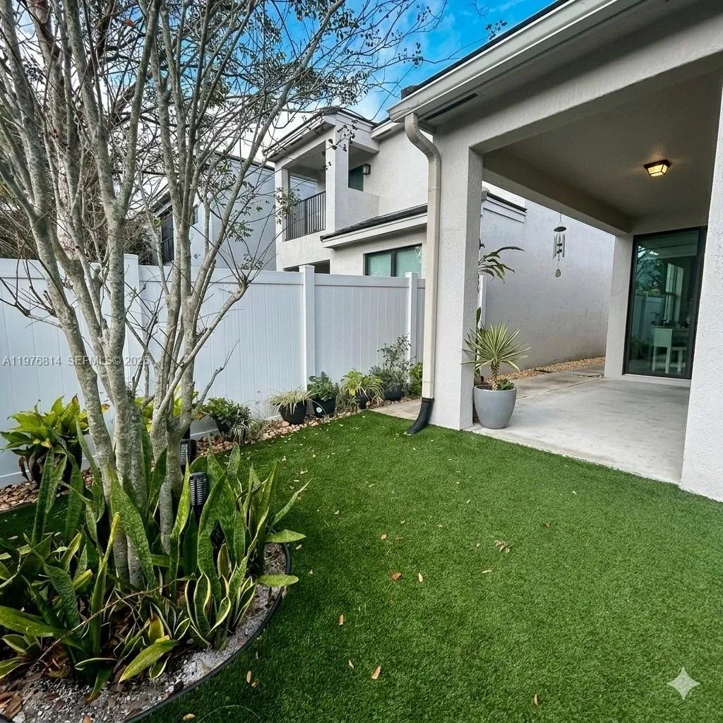 Pompano Beach, Florida 33069, 3 Bedrooms Bedrooms, ,2 BathroomsBathrooms,Residential Lease,For Rent,A11976814