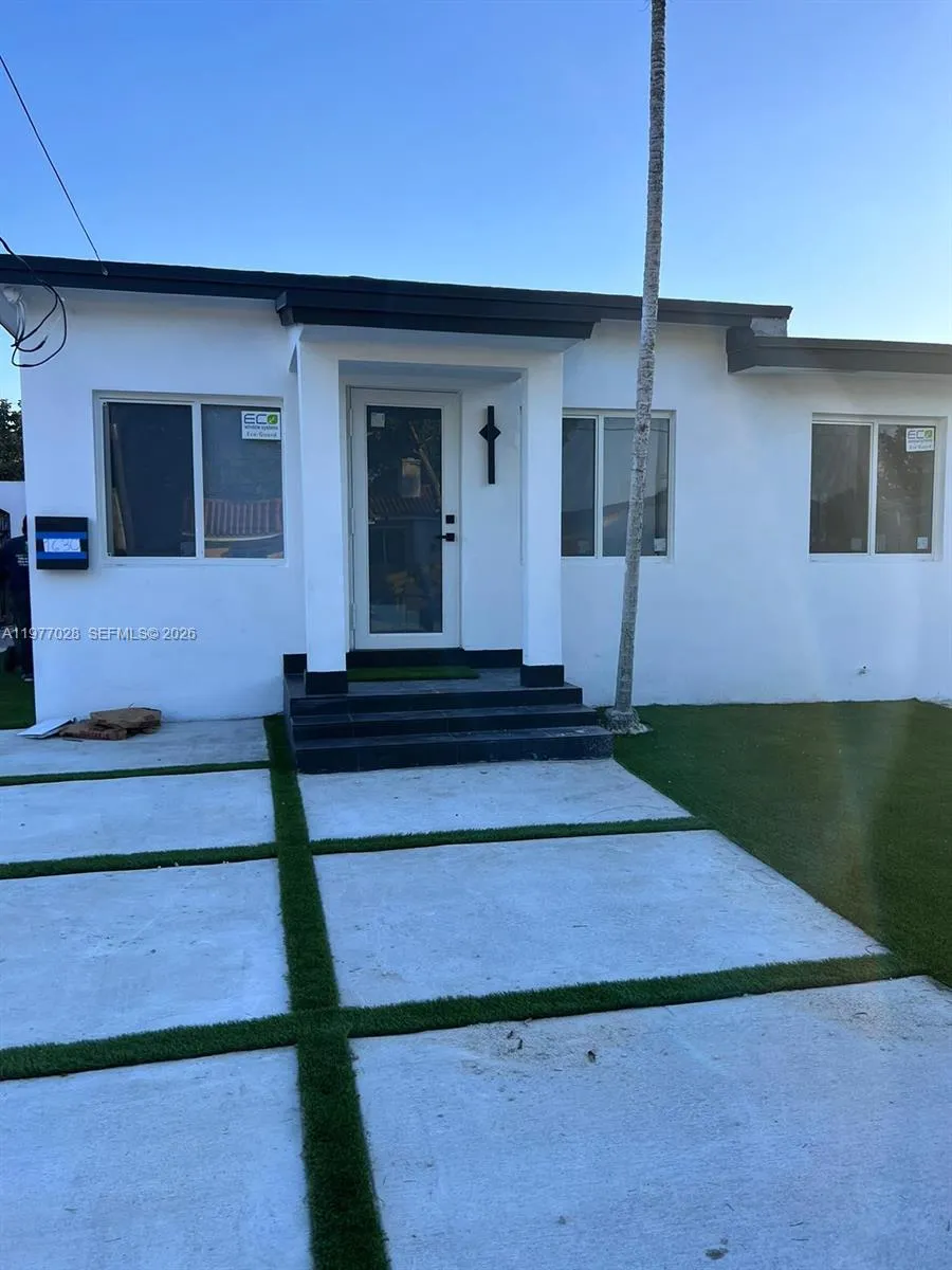 1630 Sw 20th St 1, Miami, Florida 33145, Miami, Florida 33145, 3 Bedrooms Bedrooms, ,3 BathroomsBathrooms,Residential Lease,For Rent,1630 Sw 20th St 1, Miami, Florida 33145,A11977028