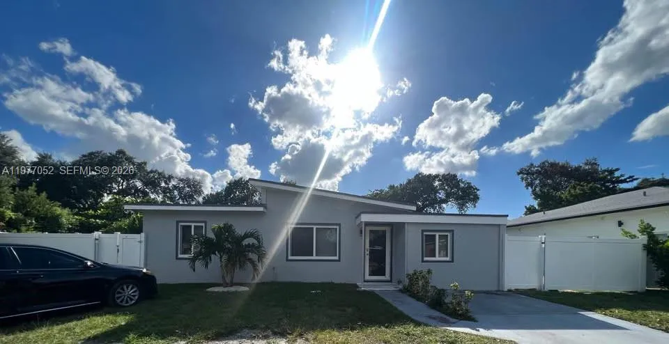 18 Miami Gardens Rd, West Park, Florida 33023, West Park, Florida 33023, 3 Bedrooms Bedrooms, ,2 BathroomsBathrooms,Residential Lease,For Rent,18 Miami Gardens Rd, West Park, Florida 33023,A11977052