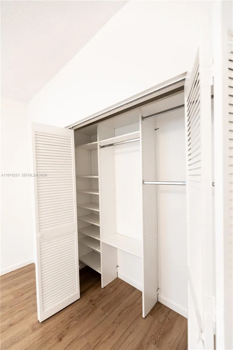 3007 Bird Ave 4, Miami, Florida 33133, Miami, Florida 33133, 1 Bedroom Bedrooms, ,1 BathroomBathrooms,Residential Lease,For Rent,3007 Bird Ave 4, Miami, Florida 33133,A11976251