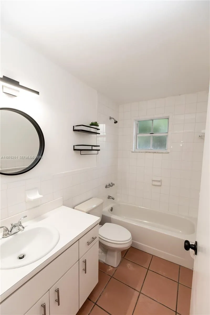3007 Bird Ave 4, Miami, Florida 33133, Miami, Florida 33133, 1 Bedroom Bedrooms, ,1 BathroomBathrooms,Residential Lease,For Rent,3007 Bird Ave 4, Miami, Florida 33133,A11976251