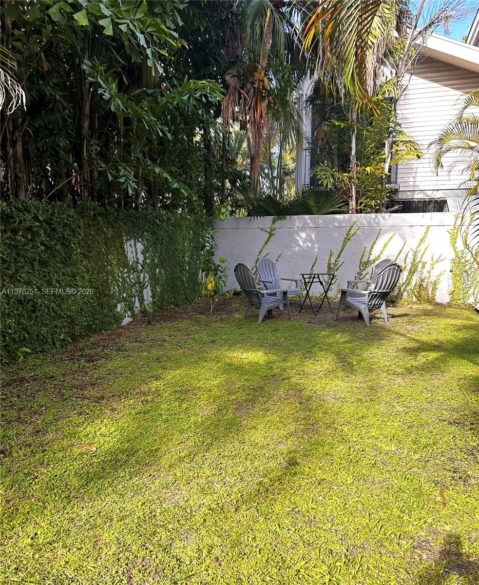 COMPLEX BACKYARD.