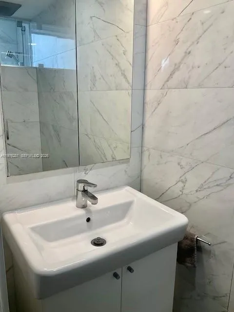 Bathroom vanity