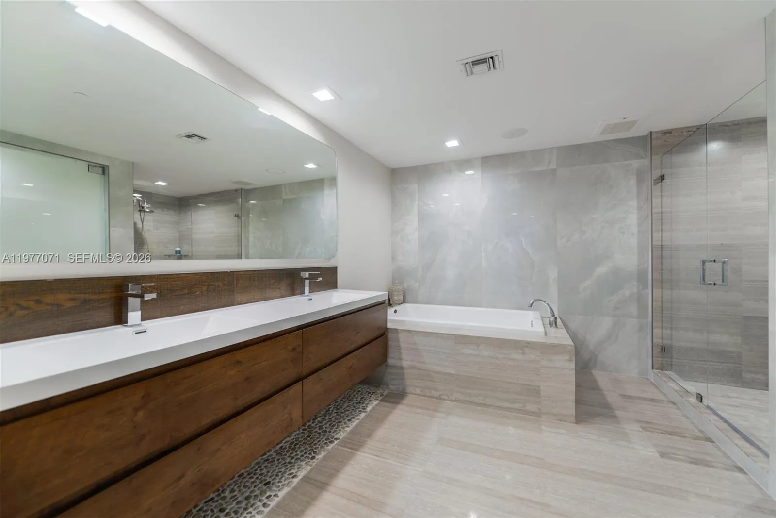3951 S Ocean Dr 402, Hollywood, Florida 33019, Hollywood, Florida 33019, 2 Bedrooms Bedrooms, ,3 BathroomsBathrooms,Residential Lease,For Rent,3951 S Ocean Dr 402, Hollywood, Florida 33019,A11977071