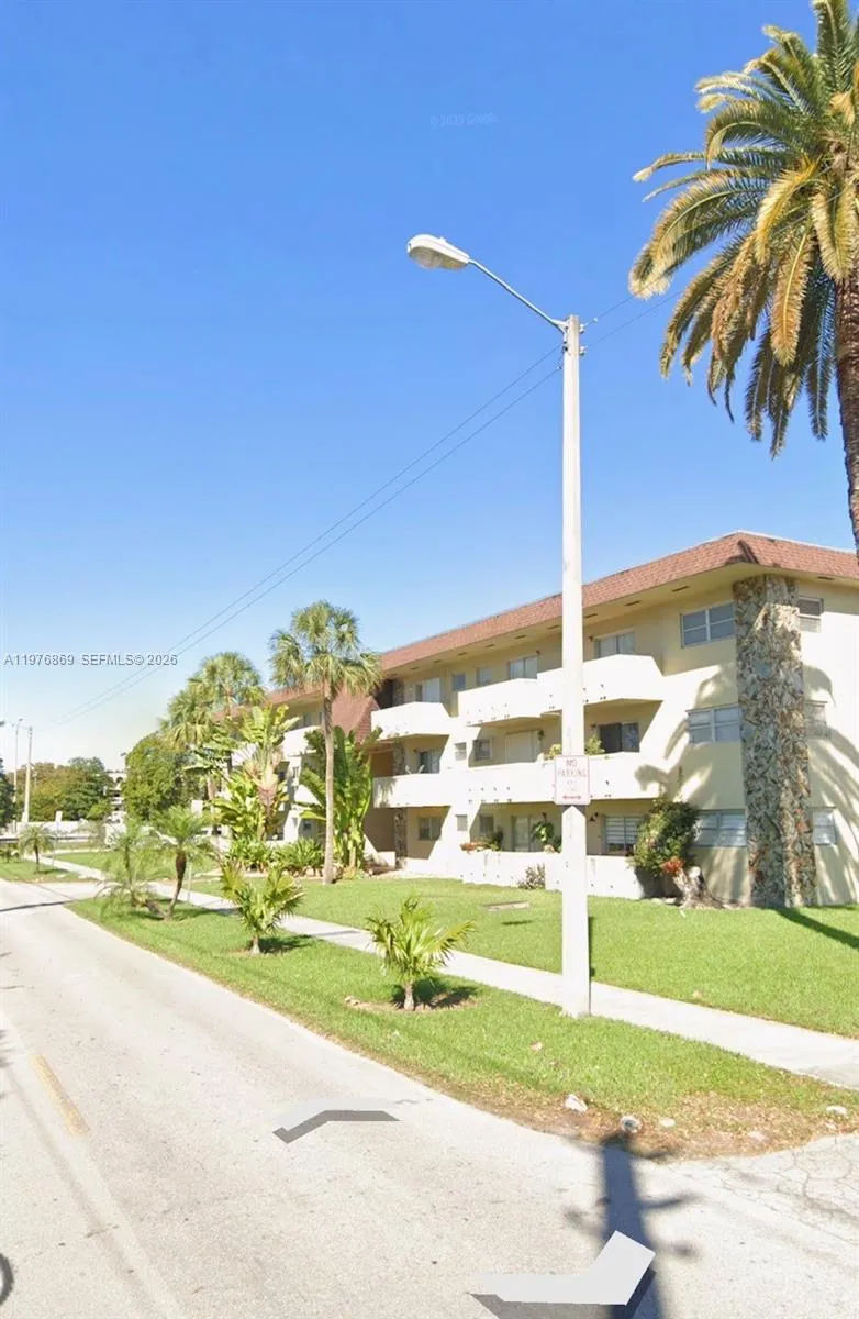 Miami, Florida 33143, 1 Bedroom Bedrooms, ,1 BathroomBathrooms,Residential,For Sale,A11976869