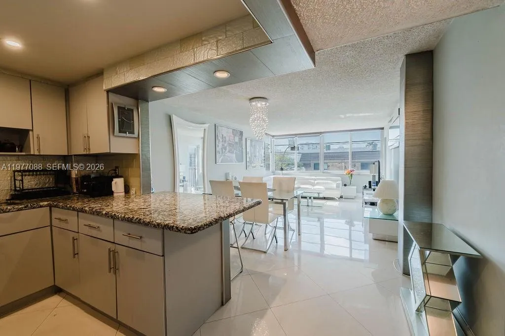 8000 Harding Ave 2b, Miami Beach, Florida 33141, Miami Beach, Florida 33141, 1 Bedroom Bedrooms, ,1 BathroomBathrooms,Residential,For Sale,8000 Harding Ave 2b, Miami Beach, Florida 33141,A11977088