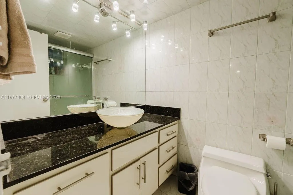 8000 Harding Ave 2b, Miami Beach, Florida 33141, Miami Beach, Florida 33141, 1 Bedroom Bedrooms, ,1 BathroomBathrooms,Residential,For Sale,8000 Harding Ave 2b, Miami Beach, Florida 33141,A11977088