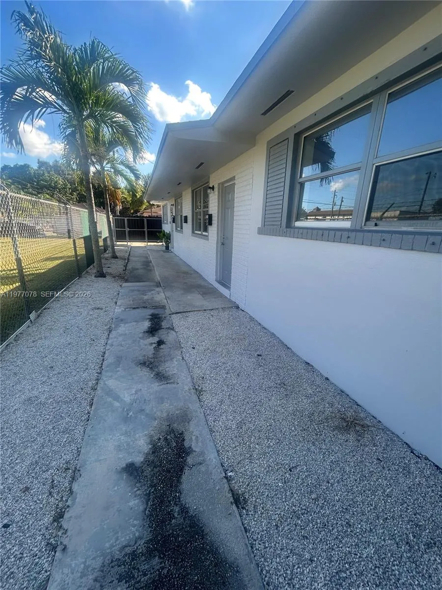 2929 Nw 47th St 2, Miami, Florida 33142, Miami, Florida 33142, 2 Bedrooms Bedrooms, ,1 BathroomBathrooms,Residential Lease,For Rent,2929 Nw 47th St 2, Miami, Florida 33142,A11977078
