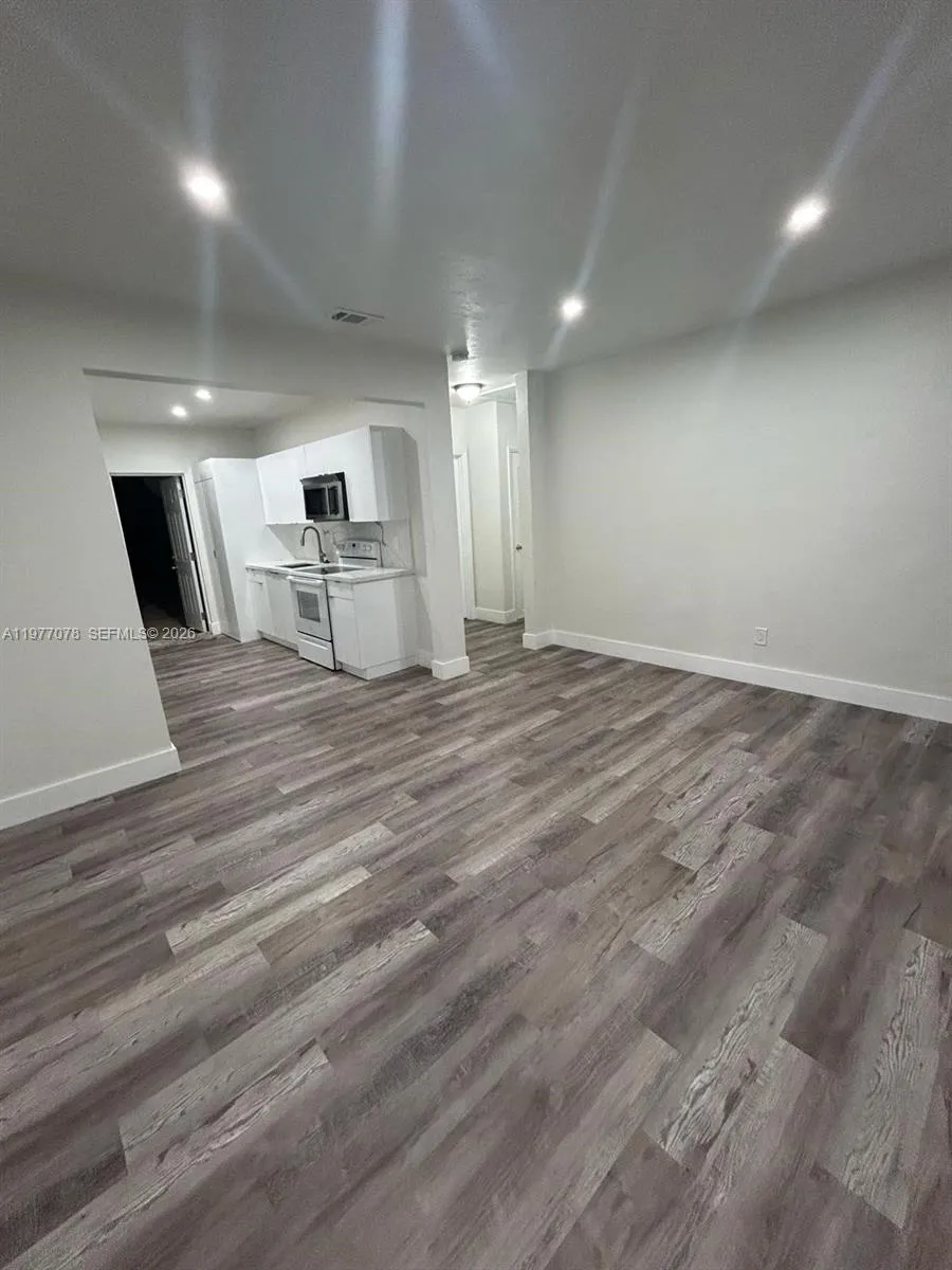 2929 Nw 47th St 2, Miami, Florida 33142, Miami, Florida 33142, 2 Bedrooms Bedrooms, ,1 BathroomBathrooms,Residential Lease,For Rent,2929 Nw 47th St 2, Miami, Florida 33142,A11977078