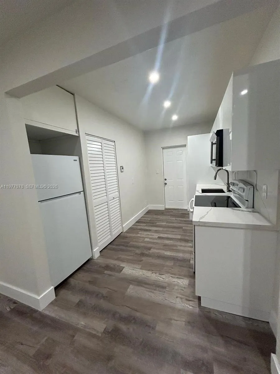 2929 Nw 47th St 2, Miami, Florida 33142, Miami, Florida 33142, 2 Bedrooms Bedrooms, ,1 BathroomBathrooms,Residential Lease,For Rent,2929 Nw 47th St 2, Miami, Florida 33142,A11977078