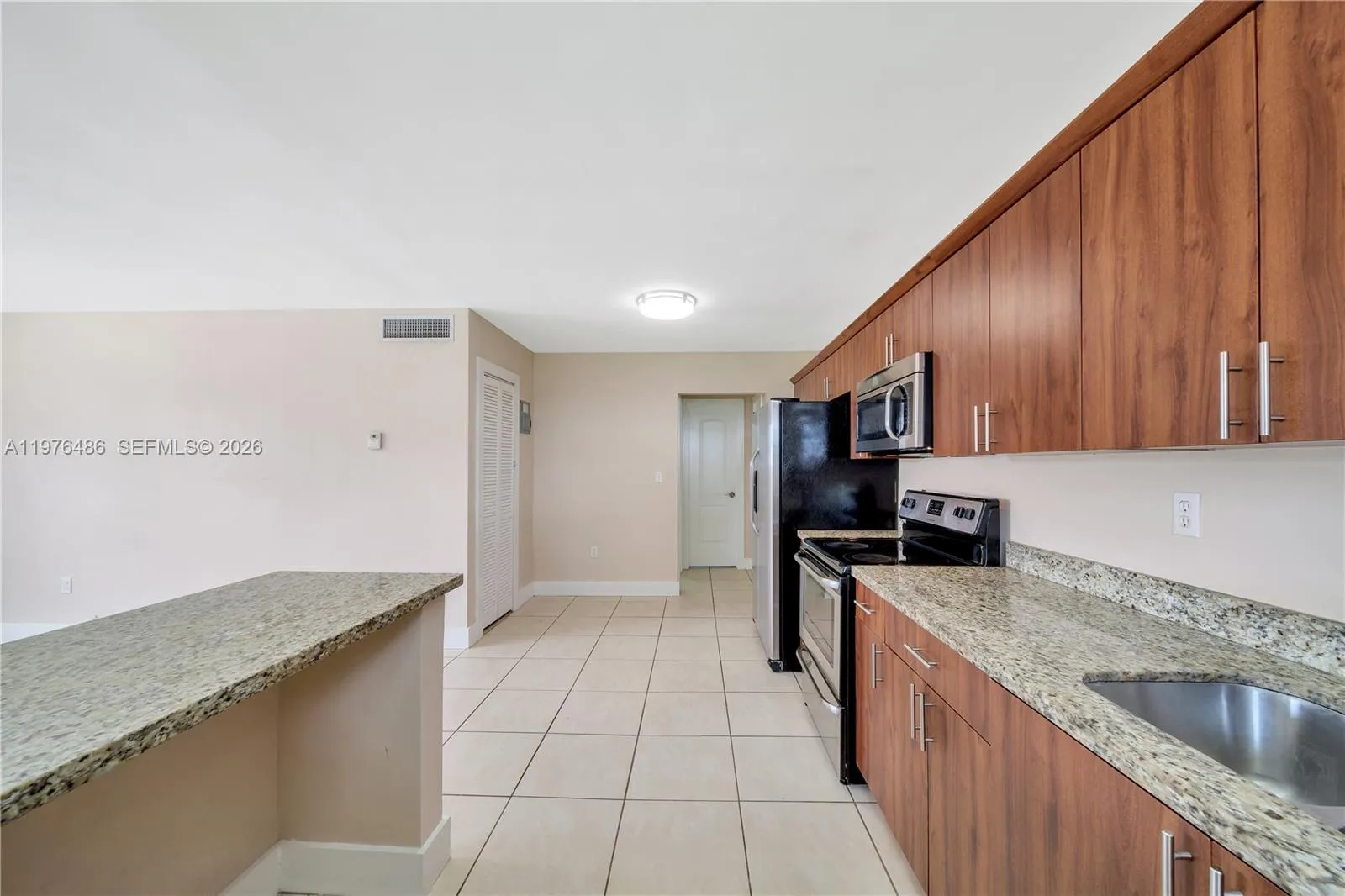 592 Ne 150th St 1, Miami, Florida 33161, Miami, Florida 33161, 1 Bedroom Bedrooms, ,1 BathroomBathrooms,Residential Lease,For Rent,592 Ne 150th St 1, Miami, Florida 33161,A11976486