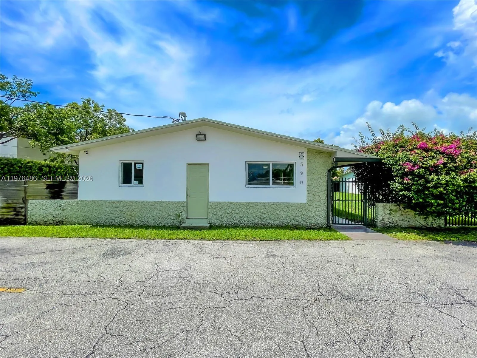 592 Ne 150th St 1, Miami, Florida 33161, Miami, Florida 33161, 1 Bedroom Bedrooms, ,1 BathroomBathrooms,Residential Lease,For Rent,592 Ne 150th St 1, Miami, Florida 33161,A11976486