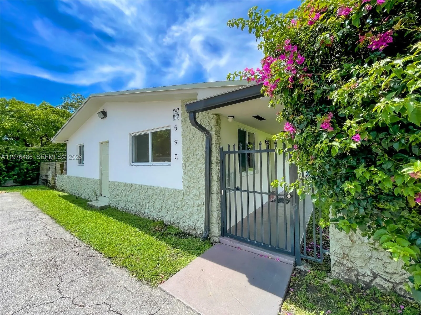 592 Ne 150th St 1, Miami, Florida 33161, Miami, Florida 33161, 1 Bedroom Bedrooms, ,1 BathroomBathrooms,Residential Lease,For Rent,592 Ne 150th St 1, Miami, Florida 33161,A11976486