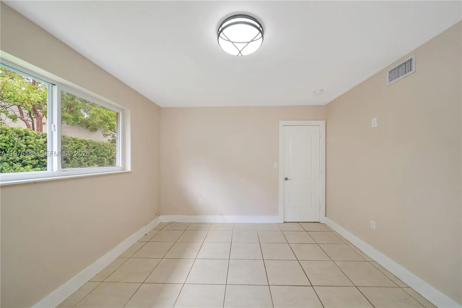 592 Ne 150th St 1, Miami, Florida 33161, Miami, Florida 33161, 1 Bedroom Bedrooms, ,1 BathroomBathrooms,Residential Lease,For Rent,592 Ne 150th St 1, Miami, Florida 33161,A11976486