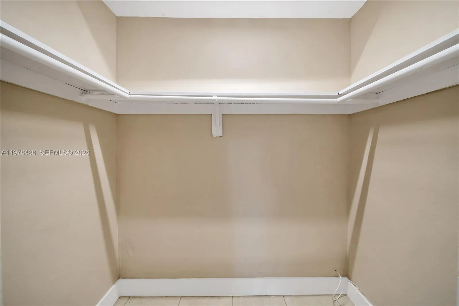 592 Ne 150th St 1, Miami, Florida 33161, Miami, Florida 33161, 1 Bedroom Bedrooms, ,1 BathroomBathrooms,Residential Lease,For Rent,592 Ne 150th St 1, Miami, Florida 33161,A11976486