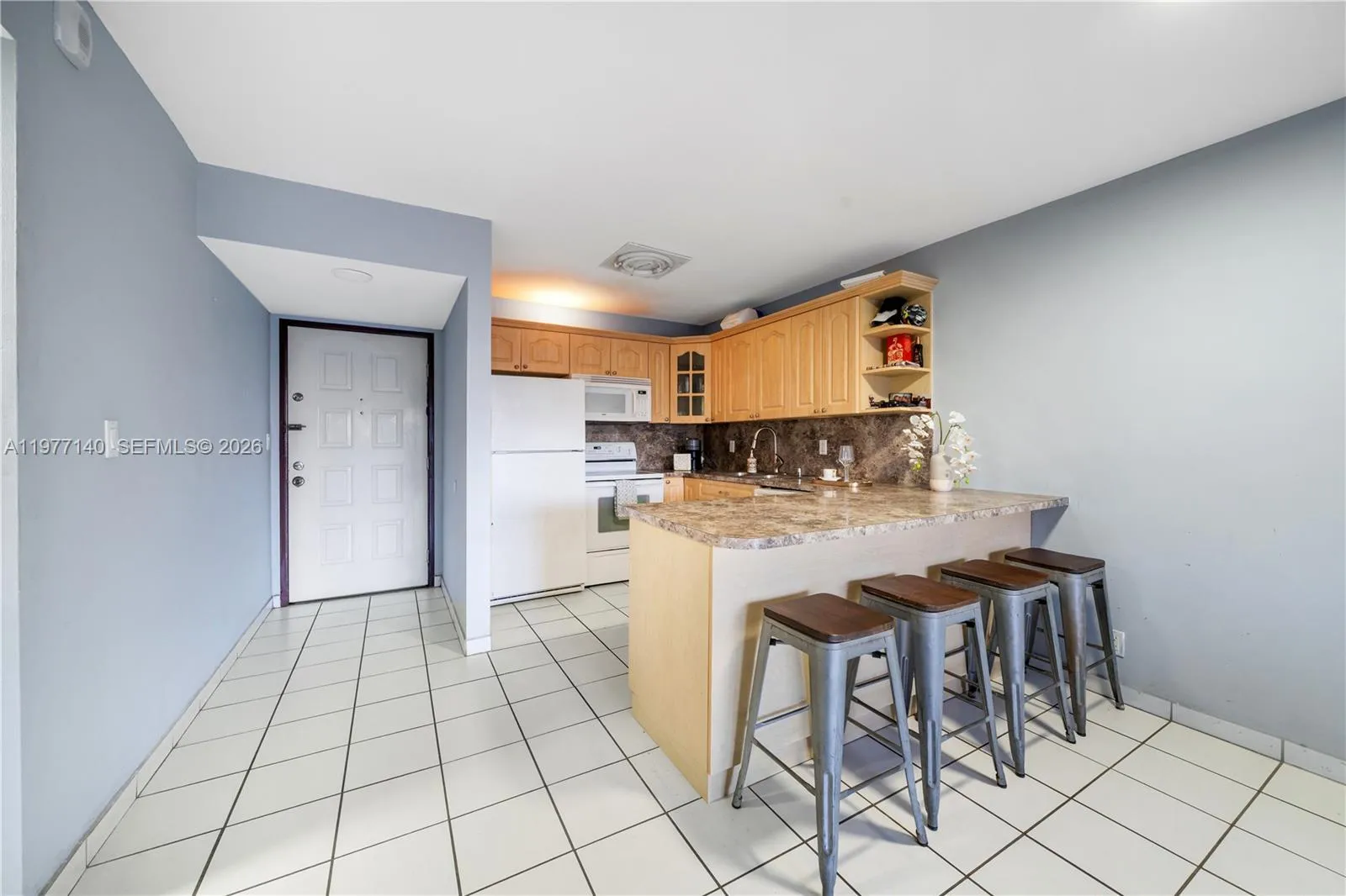 8005 Lake Dr 404, Doral, Florida 33166, Doral, Florida 33166, 1 Bedroom Bedrooms, ,1 BathroomBathrooms,Residential Lease,For Rent,8005 Lake Dr 404, Doral, Florida 33166,A11977140