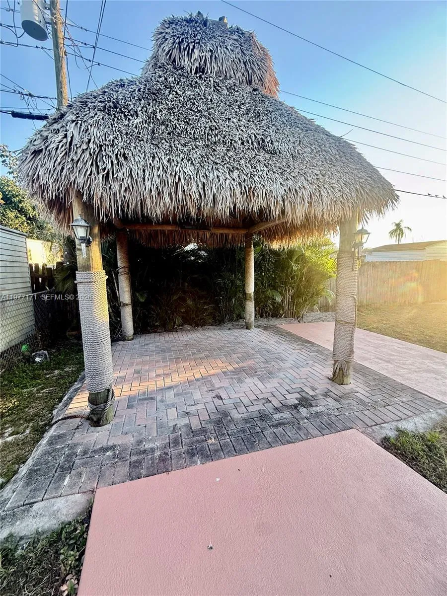 7910 Nw 12th St, Pembroke Pines, Florida 33024, Pembroke Pines, Florida 33024, 4 Bedrooms Bedrooms, ,2 BathroomsBathrooms,Residential Lease,For Rent,7910 Nw 12th St, Pembroke Pines, Florida 33024,A11977171