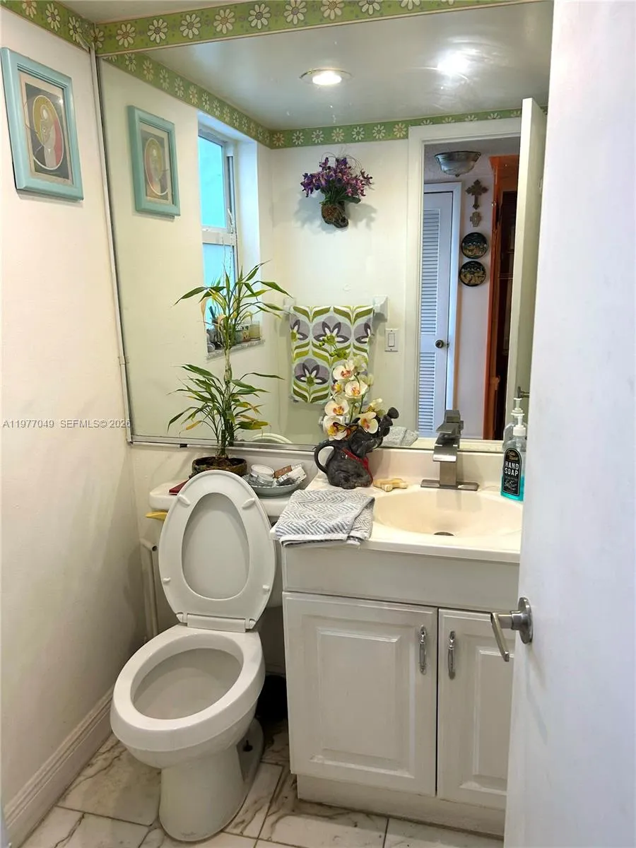 11219 Sw 33 Rd Circle Pl 11219 Sw 33 Rd Cir Pl, Mi, Miami, Florida 33165, 3 Bedrooms Bedrooms, ,1 BathroomBathrooms,Residential,For Sale,11219 Sw 33 Rd Circle Pl 11219 Sw 33 Rd Cir Pl, Mi,A11977049