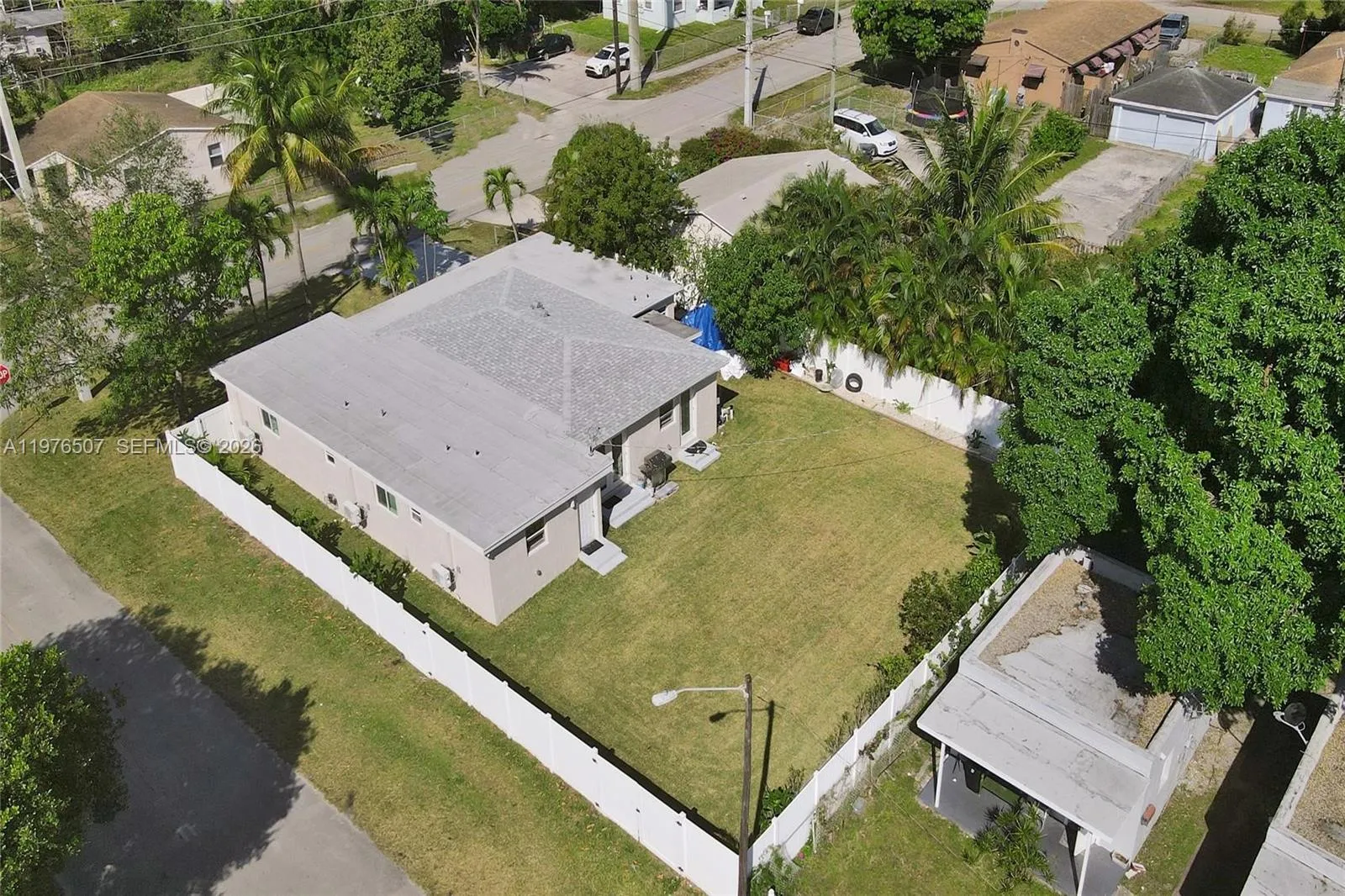 CHECK OUT THAT BACKYARD! YOUR OPTIONS ARE LIMITLESS!
