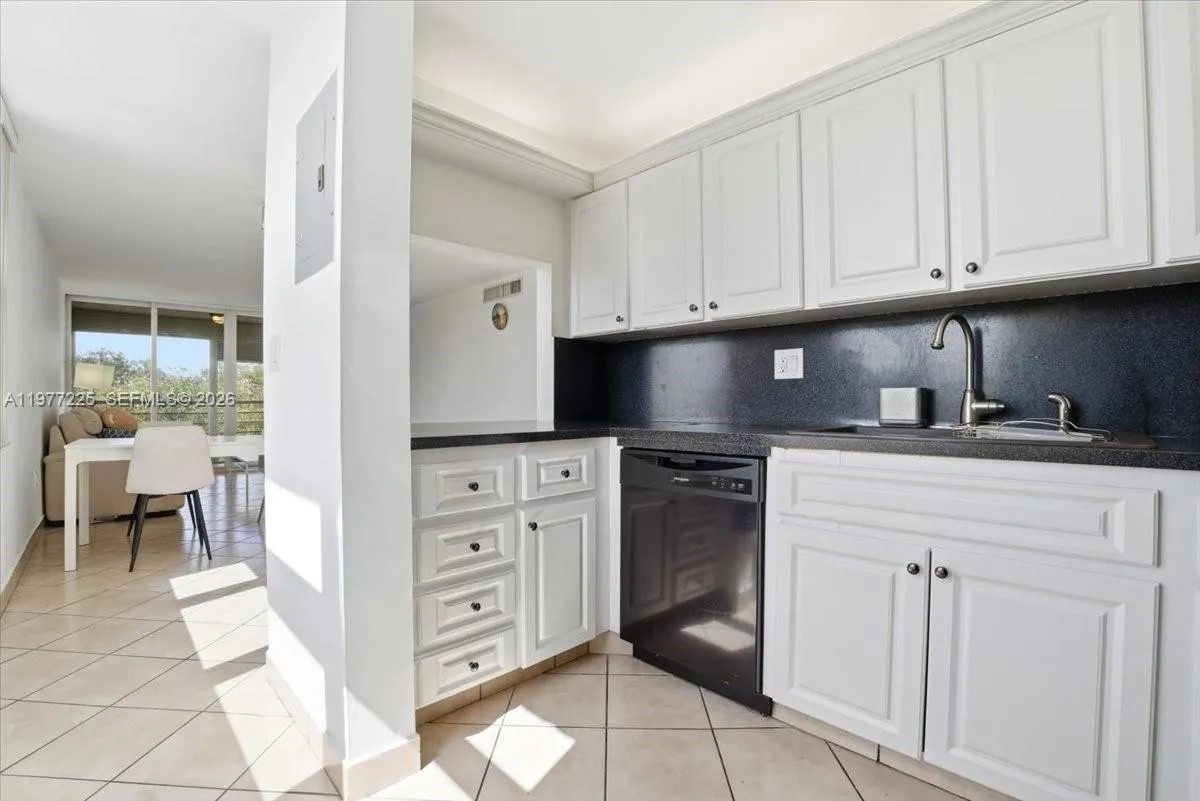 9410 Tangerine Pl 407, Davie, Florida 33324, Davie, Florida 33324, 2 Bedrooms Bedrooms, ,2 BathroomsBathrooms,Residential Lease,For Rent,9410 Tangerine Pl 407, Davie, Florida 33324,A11977225