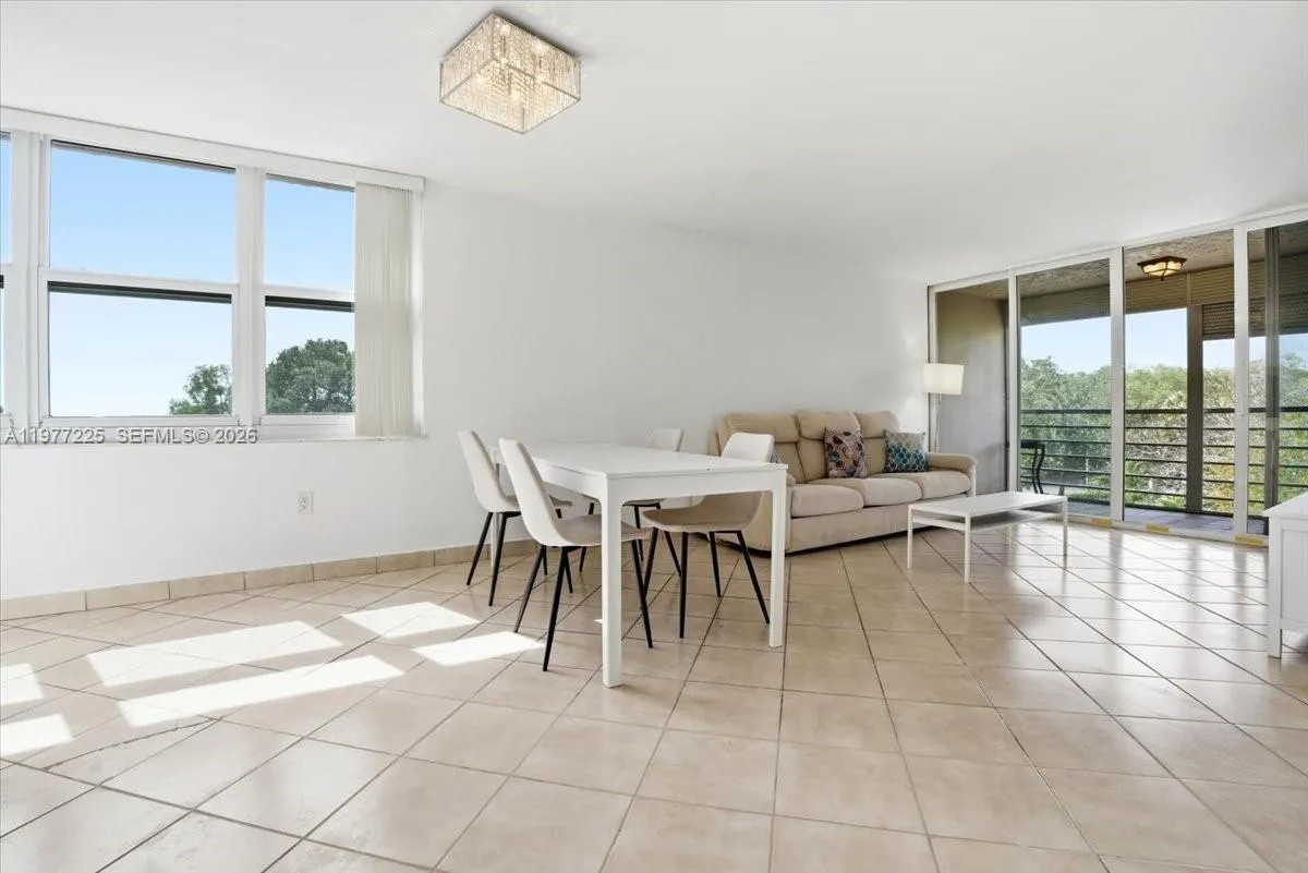 9410 Tangerine Pl 407, Davie, Florida 33324, Davie, Florida 33324, 2 Bedrooms Bedrooms, ,2 BathroomsBathrooms,Residential Lease,For Rent,9410 Tangerine Pl 407, Davie, Florida 33324,A11977225