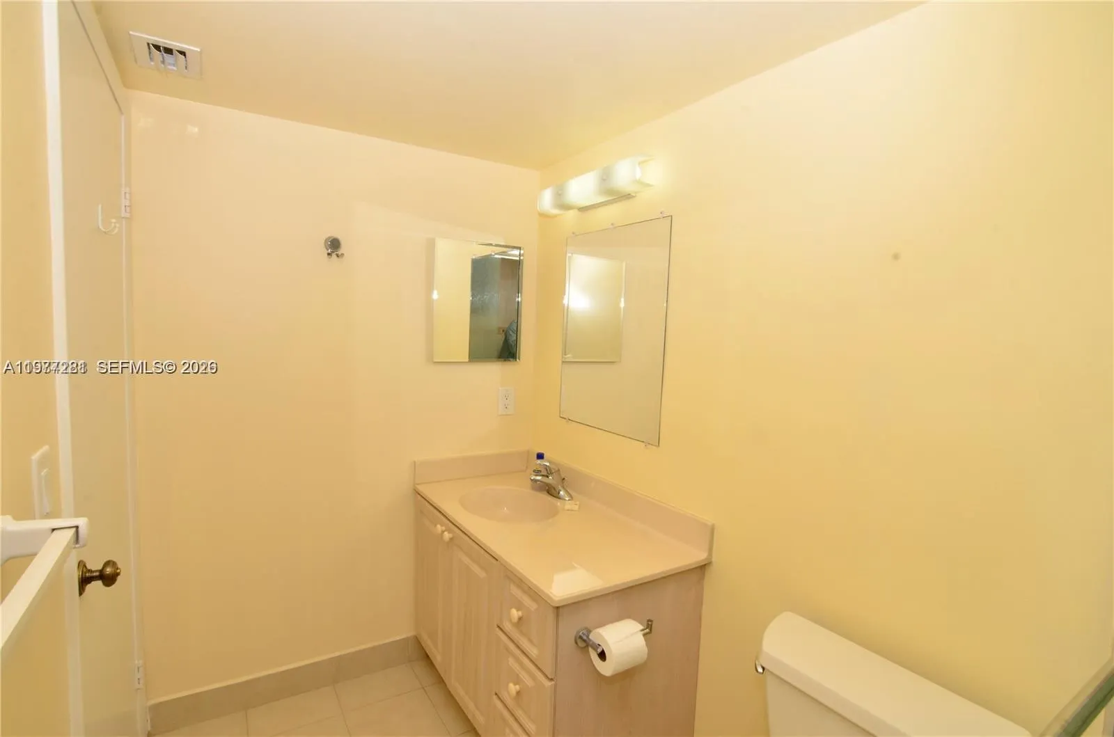7985 Sw 86th St 432, Miami, Florida 33143, Miami, Florida 33143, 1 Bedroom Bedrooms, ,1 BathroomBathrooms,Residential,For Sale,7985 Sw 86th St 432, Miami, Florida 33143,A11977281