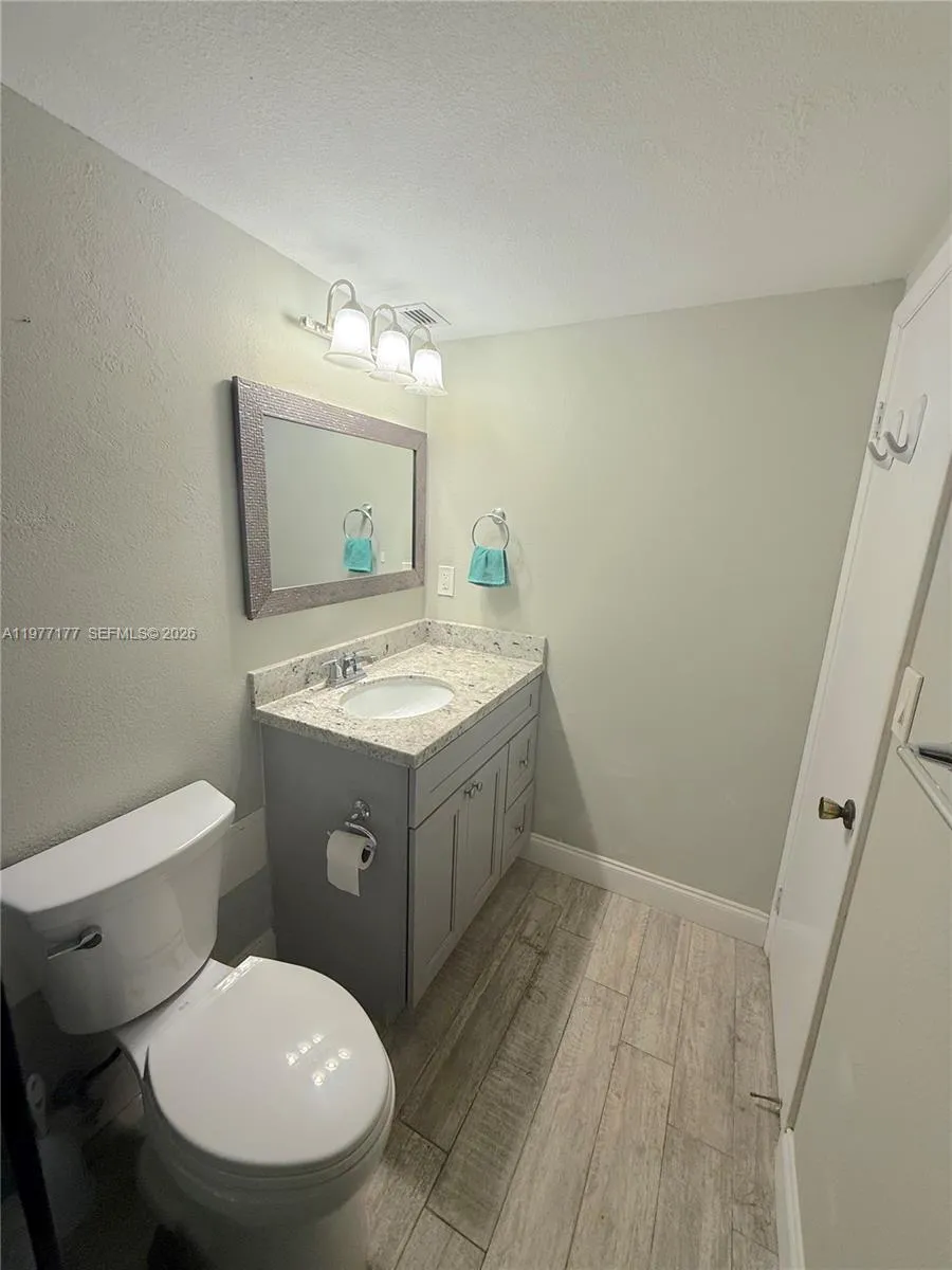 5750 Collins Ave 6g, Miami Beach, Florida 33140, Miami Beach, Florida 33140, 2 Bedrooms Bedrooms, ,2 BathroomsBathrooms,Residential Lease,For Rent,5750 Collins Ave 6g, Miami Beach, Florida 33140,A11977177
