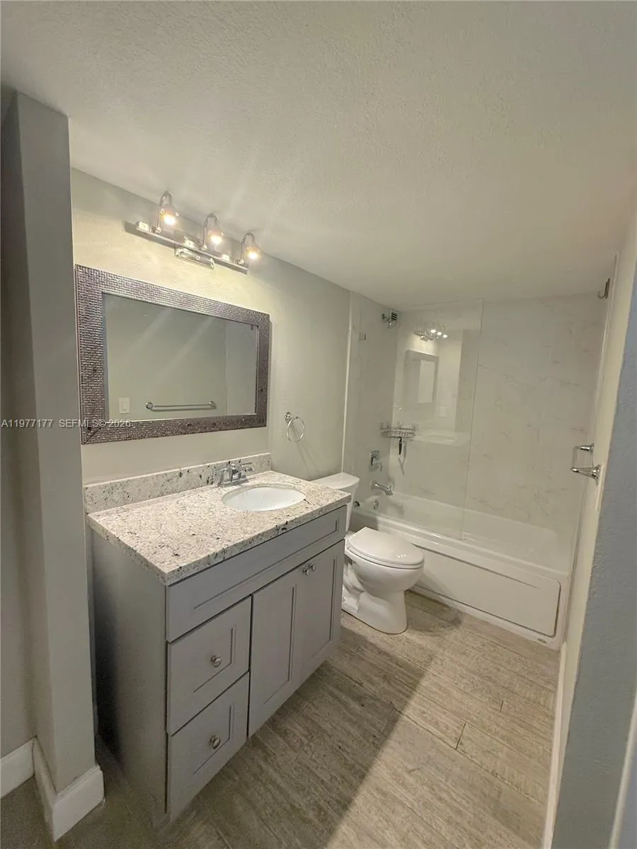 5750 Collins Ave 6g, Miami Beach, Florida 33140, Miami Beach, Florida 33140, 2 Bedrooms Bedrooms, ,2 BathroomsBathrooms,Residential Lease,For Rent,5750 Collins Ave 6g, Miami Beach, Florida 33140,A11977177