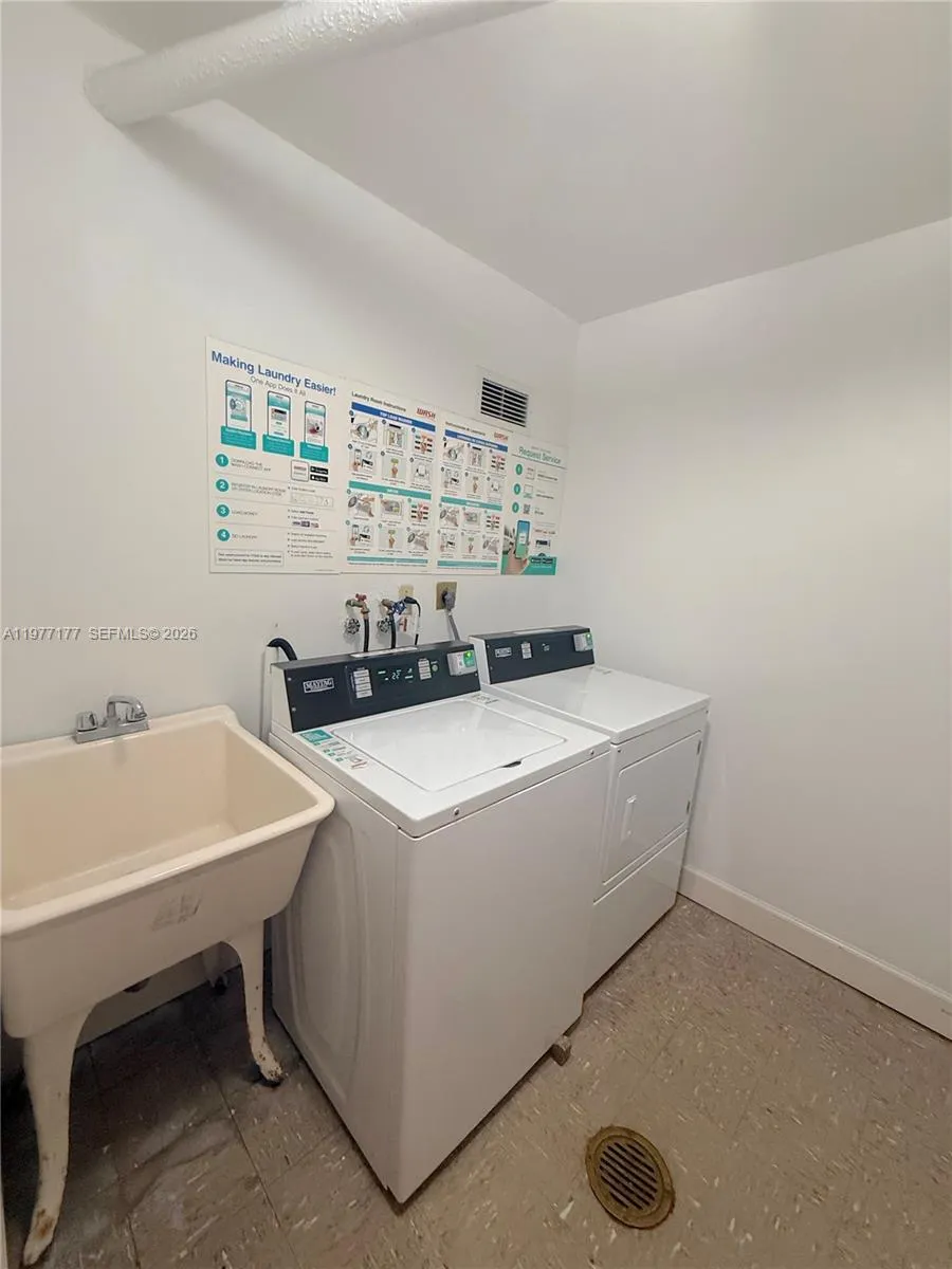5750 Collins Ave 6g, Miami Beach, Florida 33140, Miami Beach, Florida 33140, 2 Bedrooms Bedrooms, ,2 BathroomsBathrooms,Residential Lease,For Rent,5750 Collins Ave 6g, Miami Beach, Florida 33140,A11977177