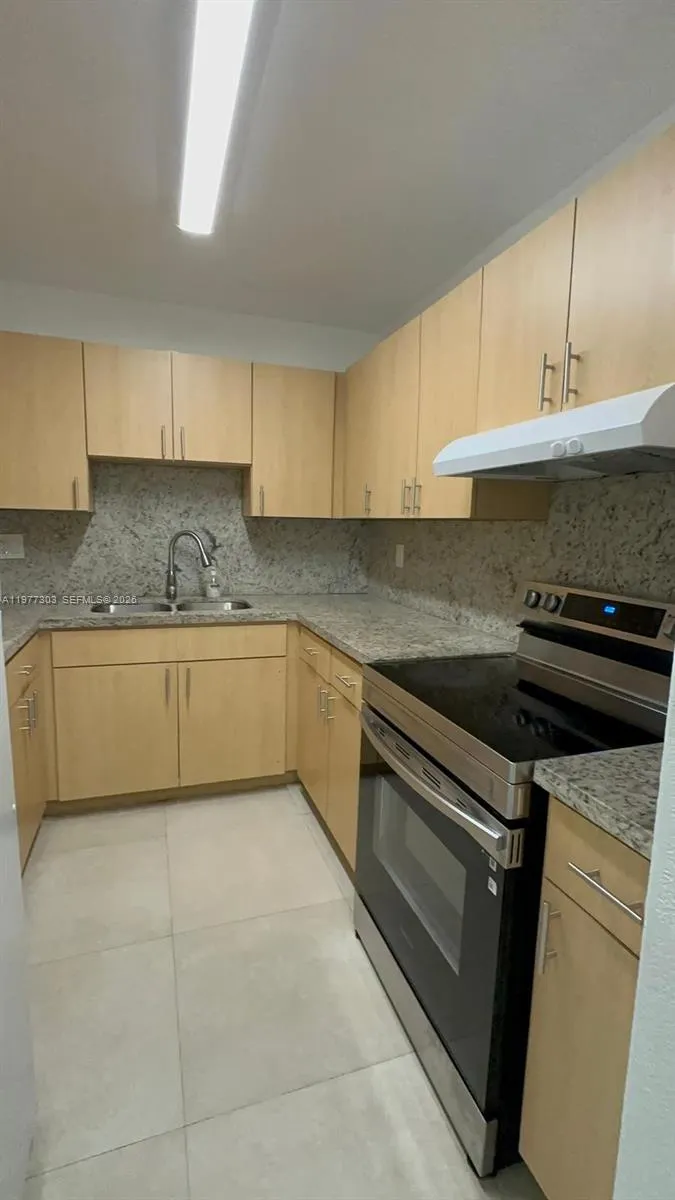 1885 W 56th St 112, Hialeah, Florida 33012, Hialeah, Florida 33012, 3 Bedrooms Bedrooms, ,1 BathroomBathrooms,Residential Lease,For Rent,1885 W 56th St 112, Hialeah, Florida 33012,A11977303