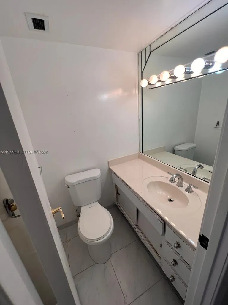 300 Bayview Dr 611, Sunny Isles Beach, Florida 331, Sunny Isles Beach, Florida 33160, 1 Bedroom Bedrooms, ,1 BathroomBathrooms,Residential Lease,For Rent,300 Bayview Dr 611, Sunny Isles Beach, Florida 331,A11977091
