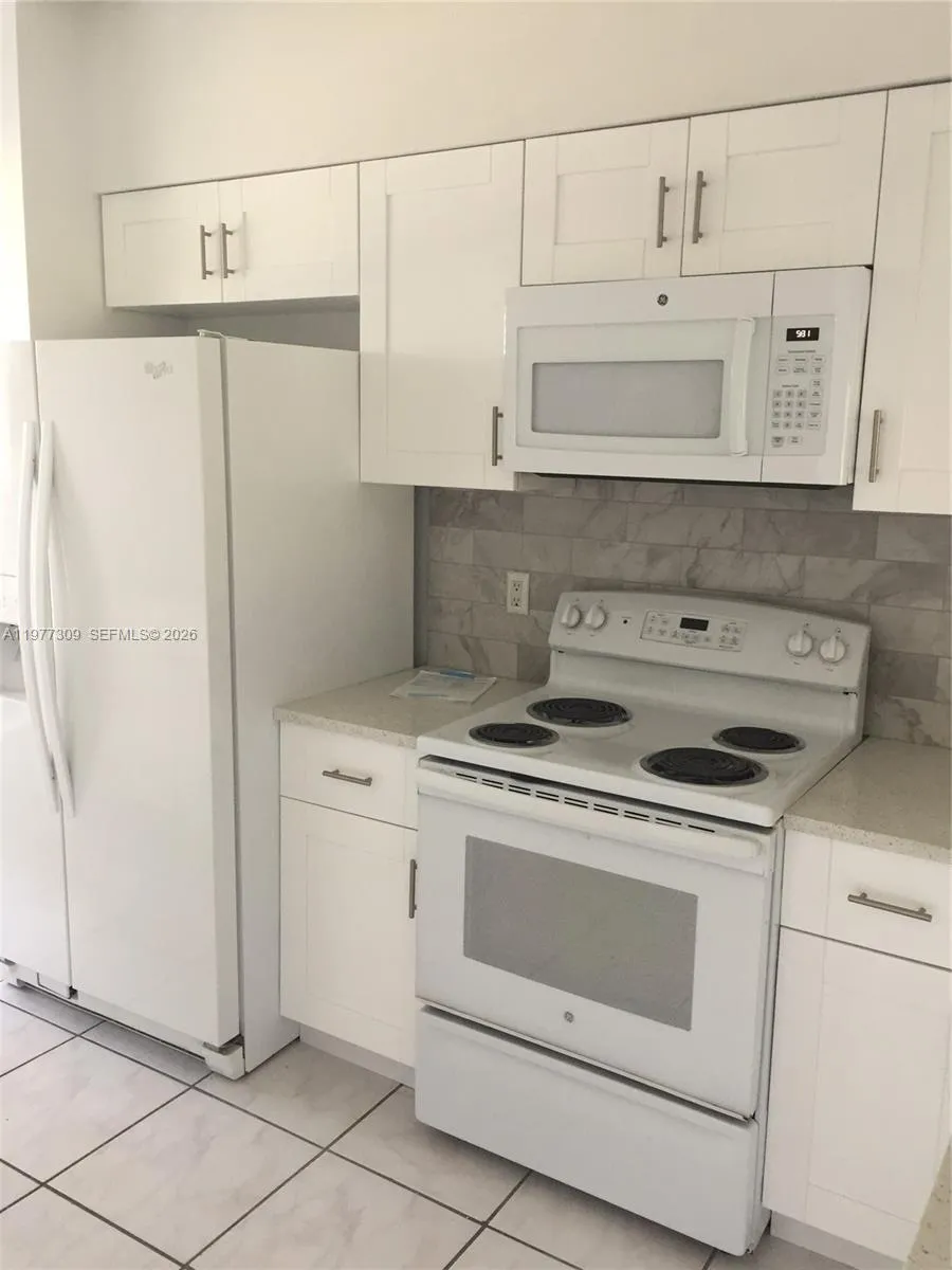 Weston, Florida 33326, 2 Bedrooms Bedrooms, ,2 BathroomsBathrooms,Residential Lease,For Rent,A11977309