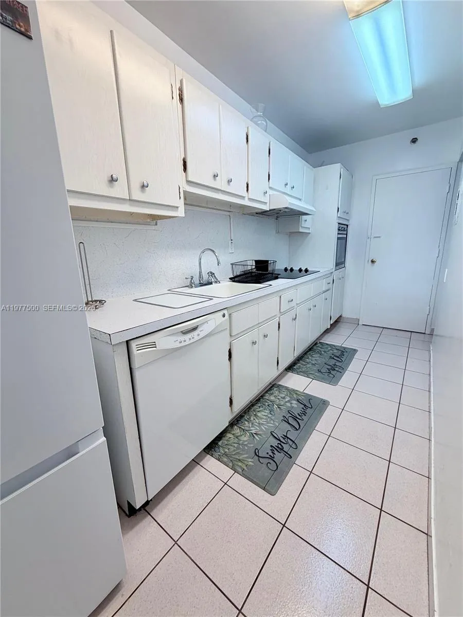 100 Lincoln Rd 304, Miami Beach, Florida 33139, Miami Beach, Florida 33139, ,1 BathroomBathrooms,Residential Lease,For Rent,100 Lincoln Rd 304, Miami Beach, Florida 33139,A11977500