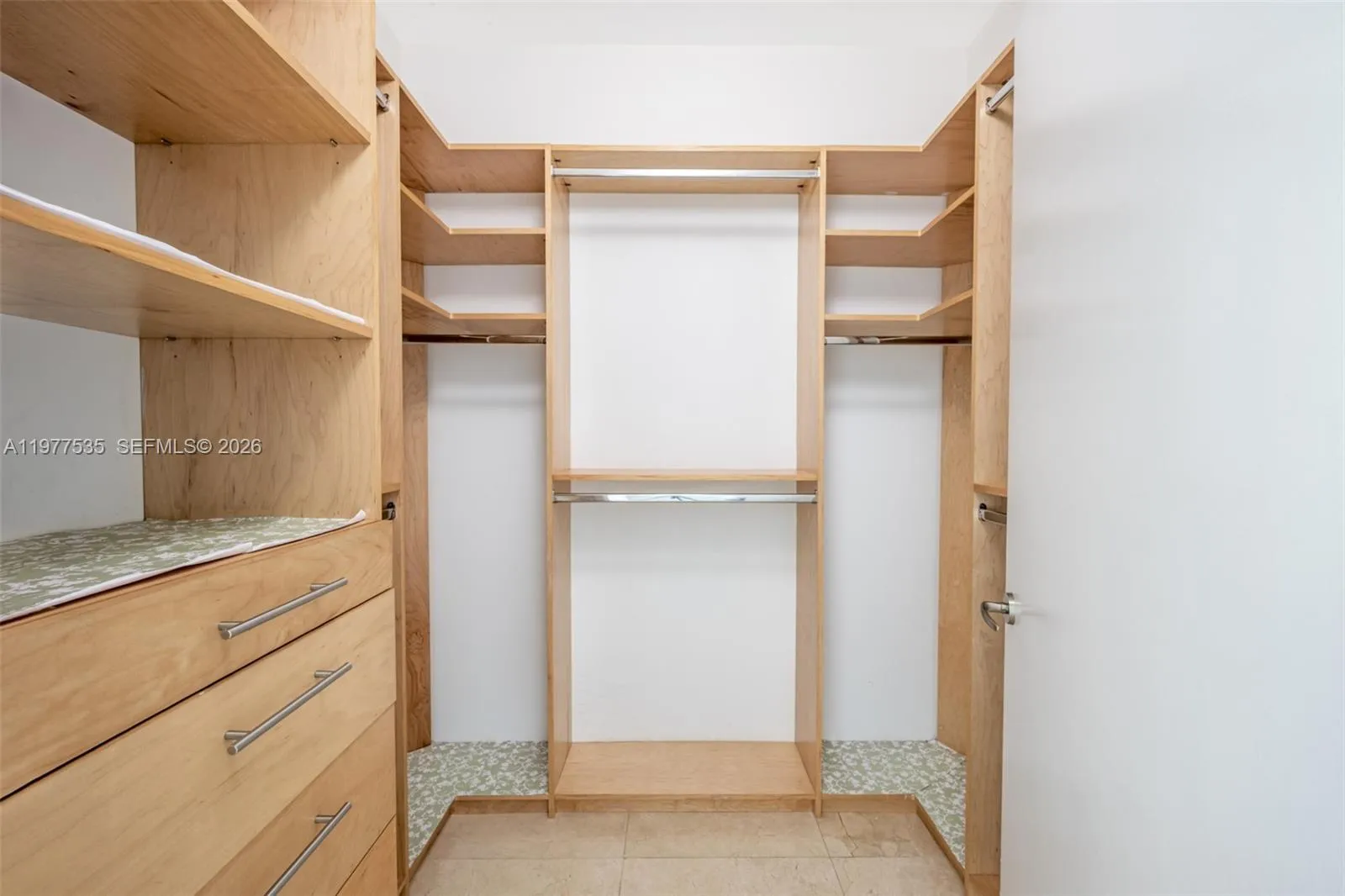 1331 Brickell Bay Dr 911, Miami, Florida 33131, Miami, Florida 33131, 2 Bedrooms Bedrooms, ,2 BathroomsBathrooms,Residential,For Sale,1331 Brickell Bay Dr 911, Miami, Florida 33131,A11977535